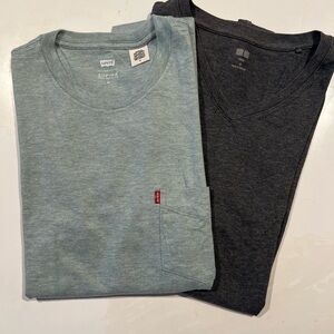 Bundle of 2 basic T-shirts. Men size M